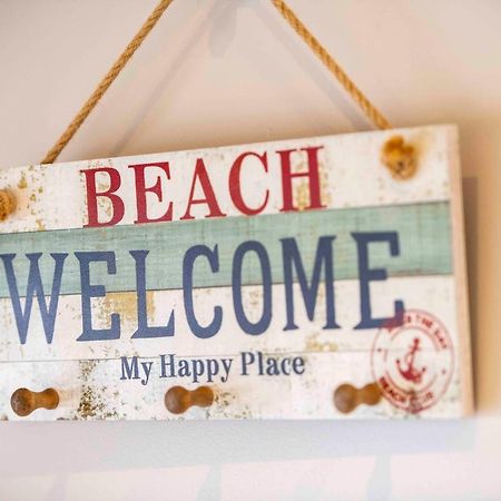 Magnificent Beach Retreat Jindalee ภายนอก รูปภาพ