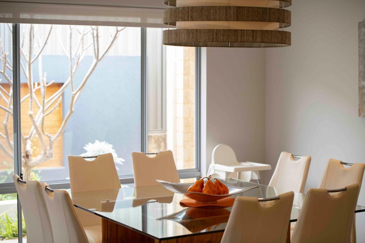 Magnificent Beach Retreat Jindalee ภายนอก รูปภาพ